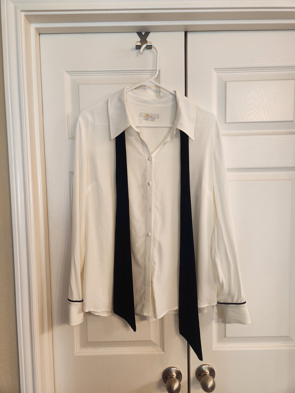 Boden Ivory Blouse with Black Bow Tie - Picture 2 of 7